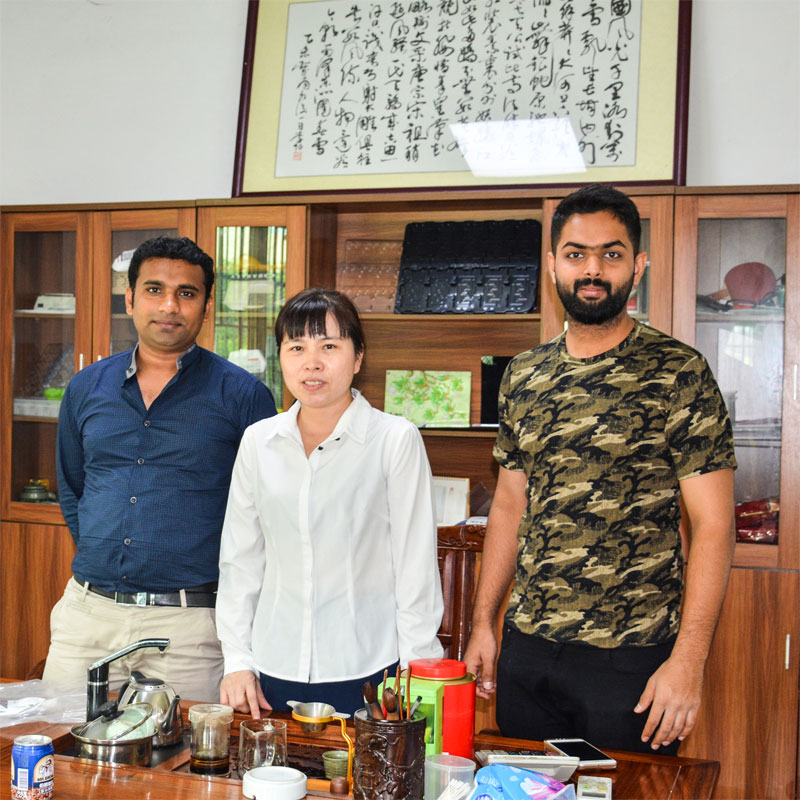 Ausländische Kunden besuchen Sunyo